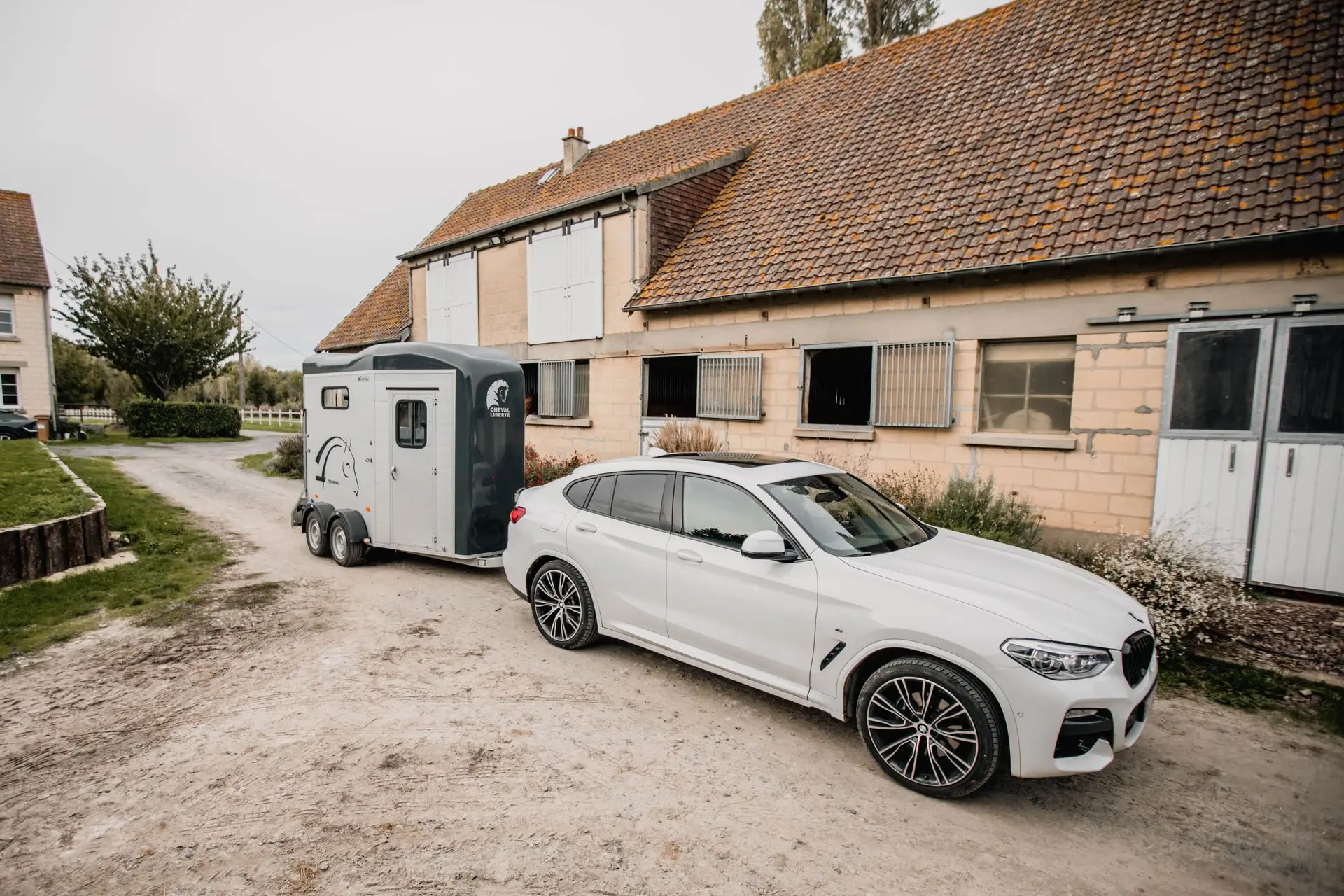 Voiture Pour Tracter Un Van